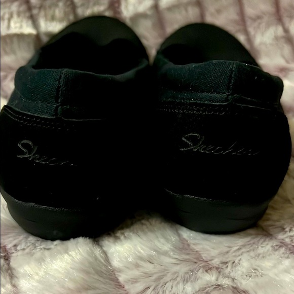 Skechers Black Slip-On Loafers for Everyday Comfort - Picture 15 of 16